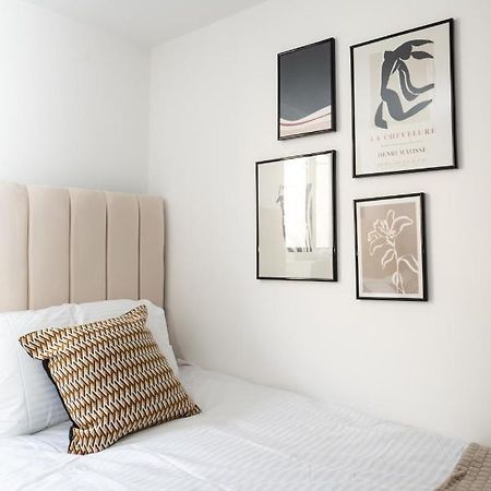 Exquisite Cardiff Apartments- With Garden Lounge & Games Room Luaran gambar
