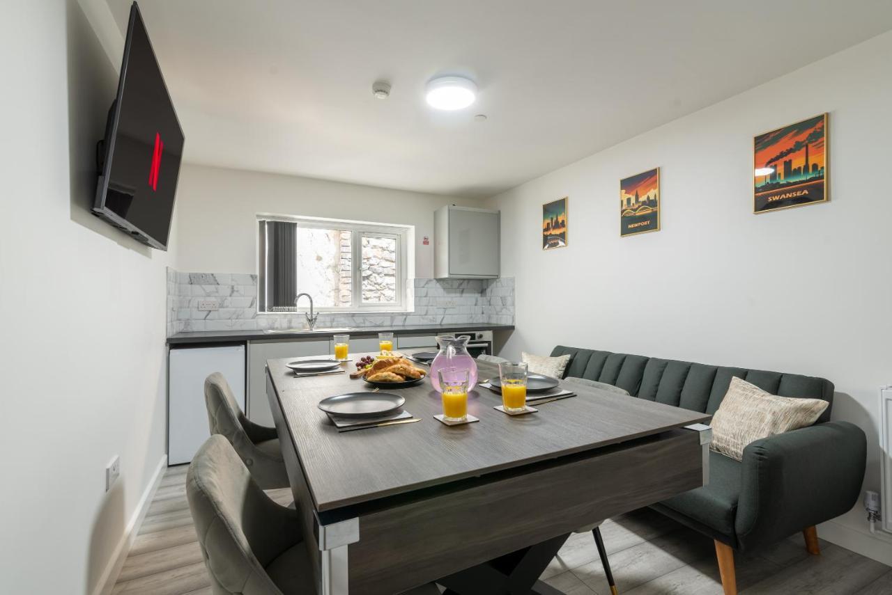 Exquisite Cardiff Apartments- With Garden Lounge & Games Room Luaran gambar
