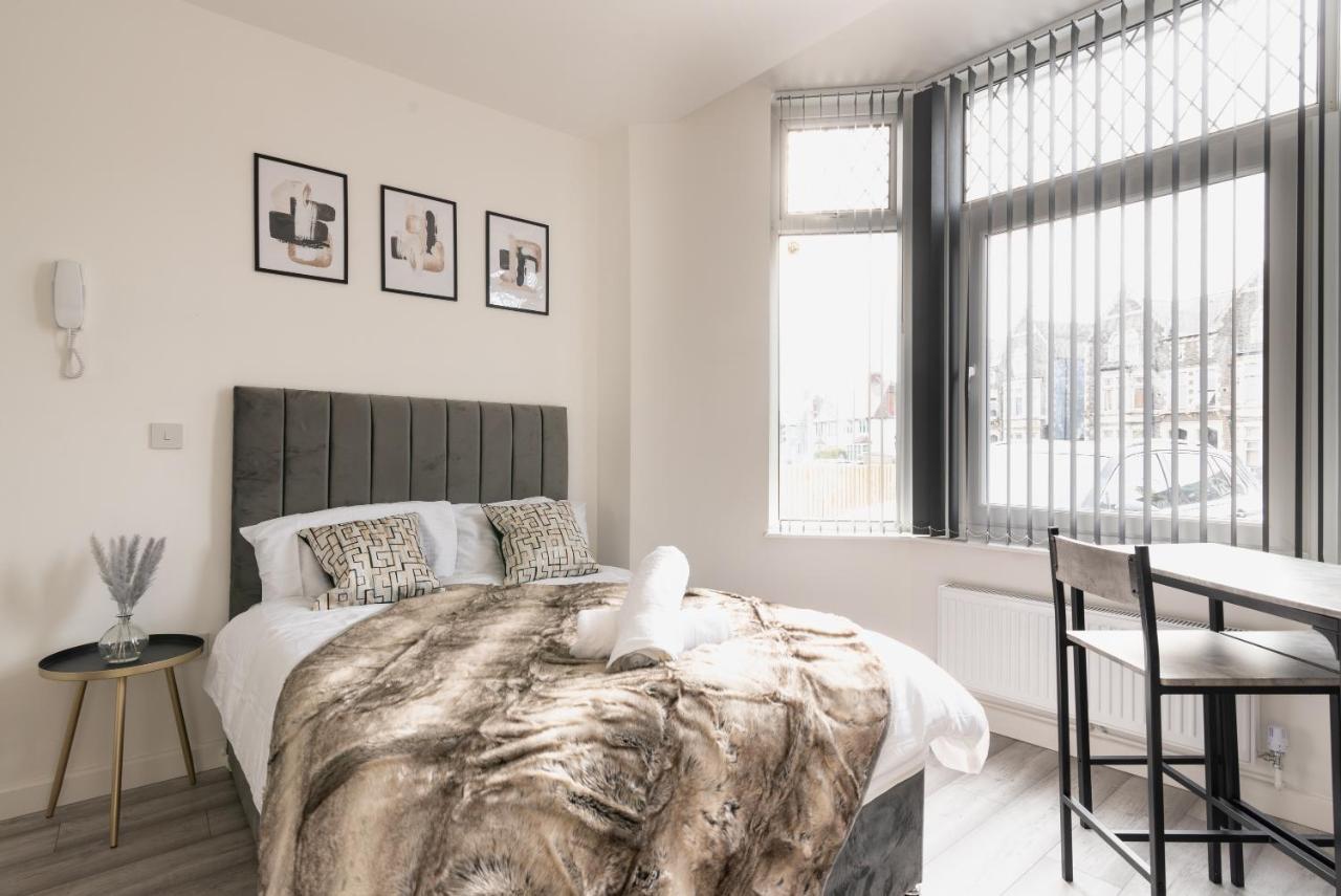Exquisite Cardiff Apartments- With Garden Lounge & Games Room Luaran gambar