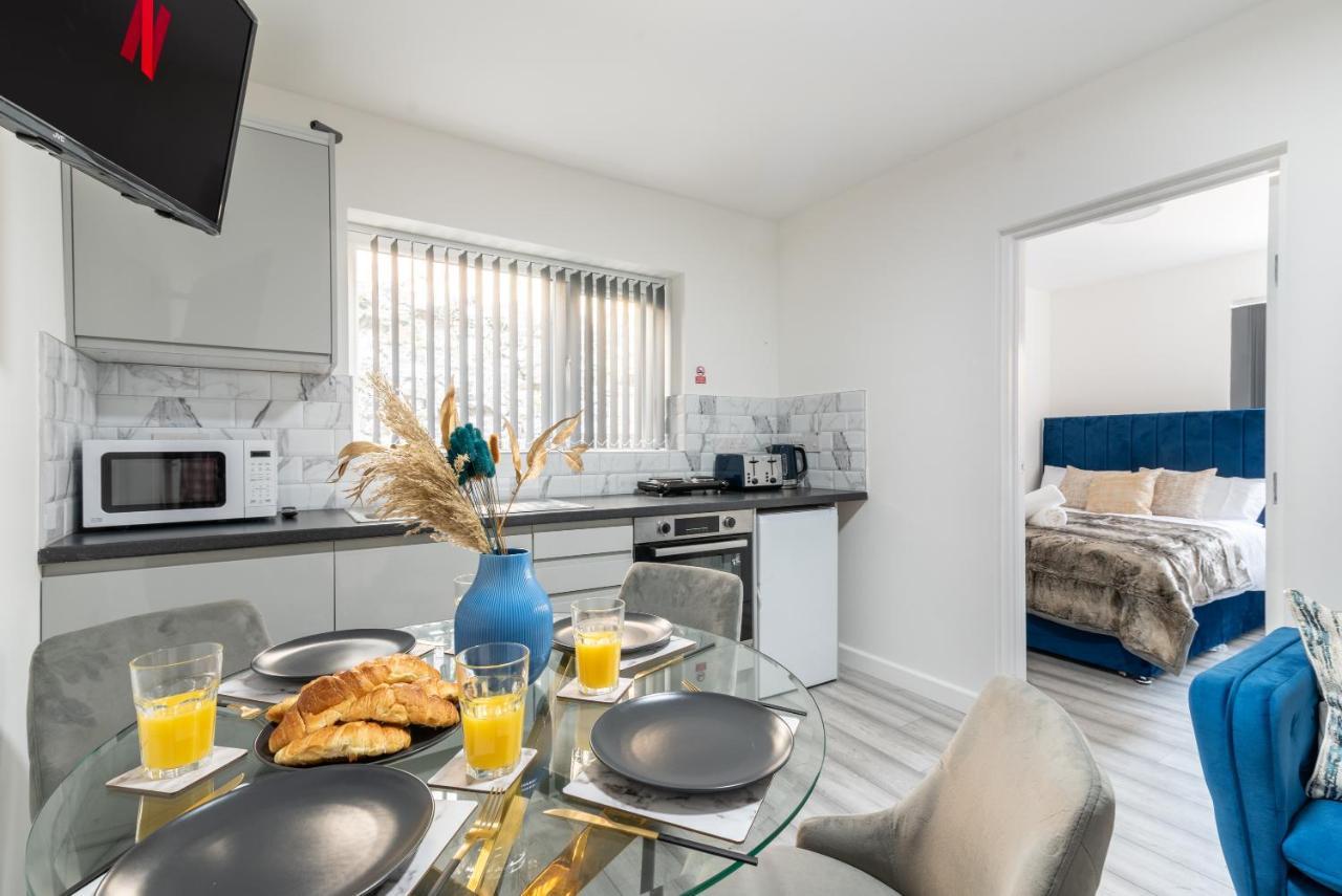 Exquisite Cardiff Apartments- With Garden Lounge & Games Room Luaran gambar