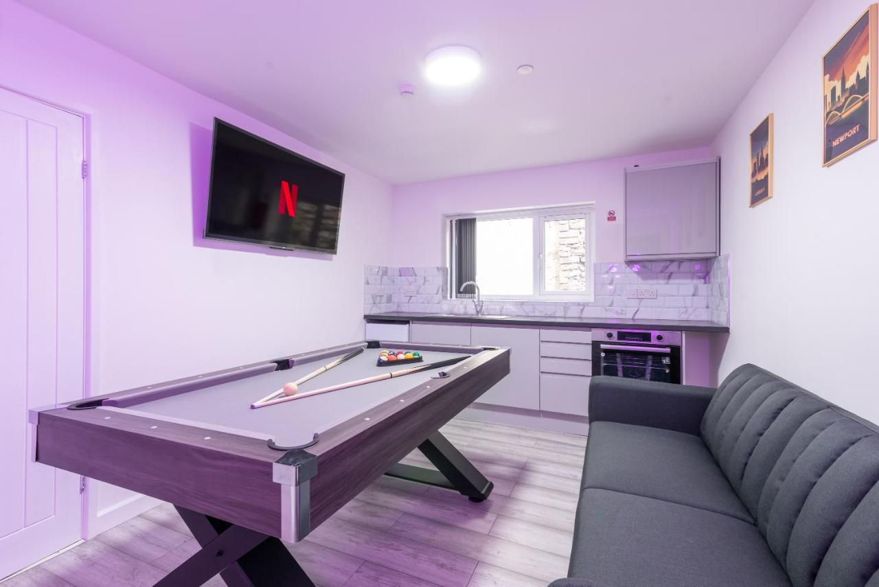 Exquisite Cardiff Apartments- With Garden Lounge & Games Room Luaran gambar