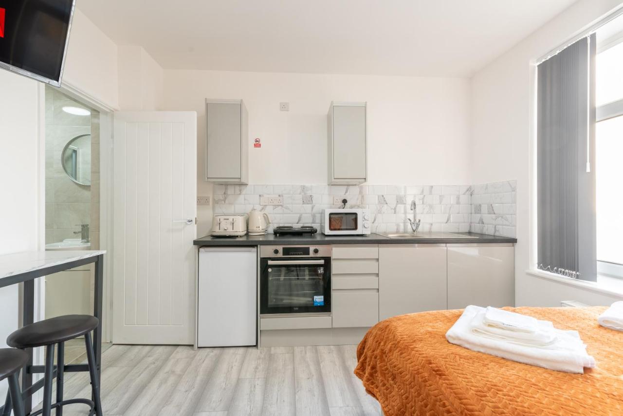 Exquisite Cardiff Apartments- With Garden Lounge & Games Room Luaran gambar