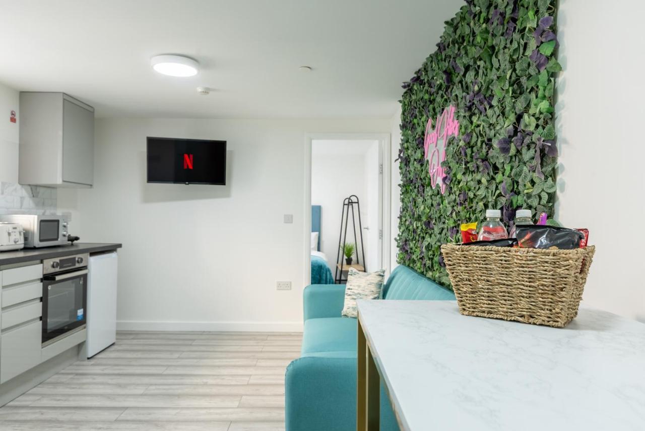Exquisite Cardiff Apartments- With Garden Lounge & Games Room Luaran gambar