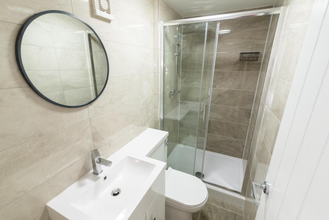 Exquisite Cardiff Apartments- With Garden Lounge & Games Room Luaran gambar