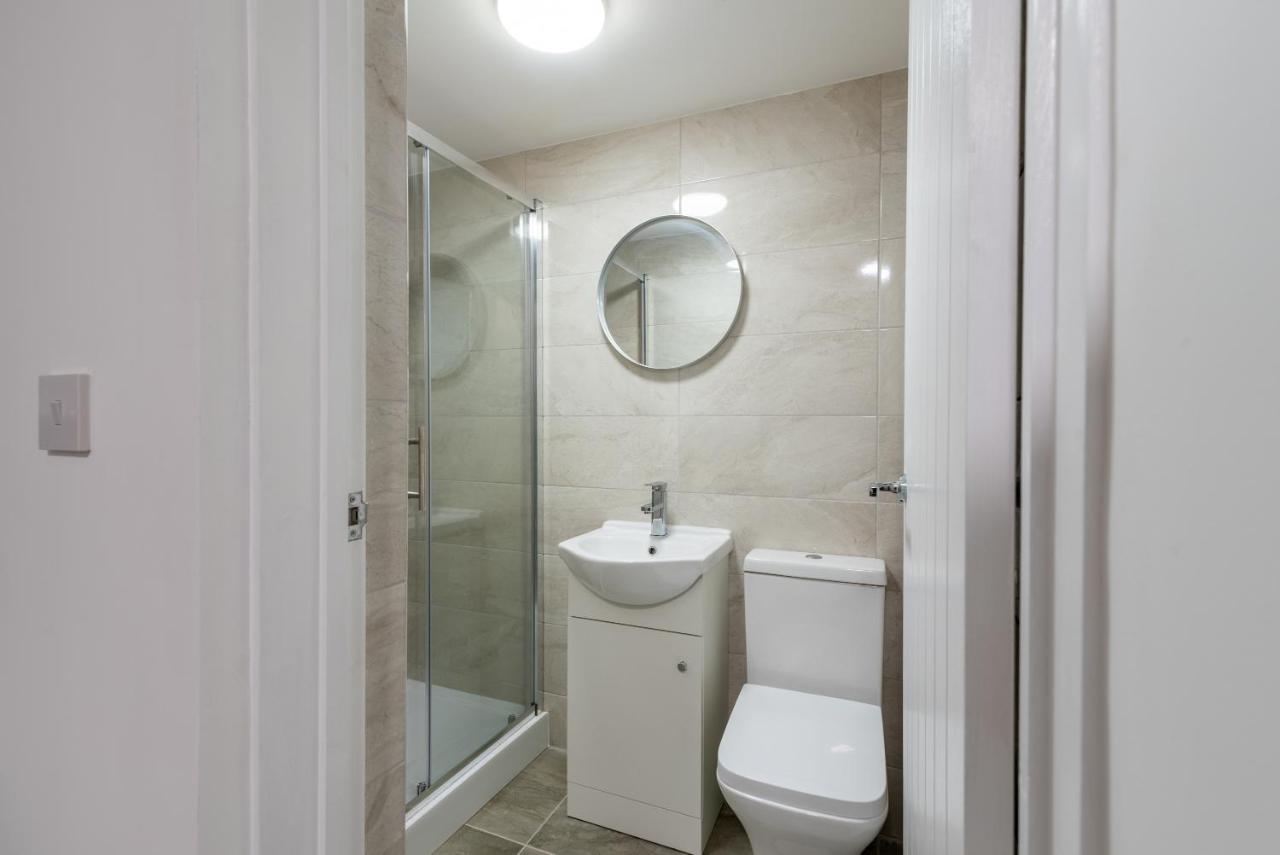Exquisite Cardiff Apartments- With Garden Lounge & Games Room Luaran gambar