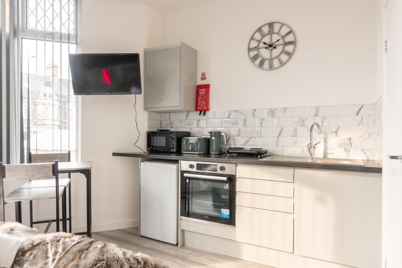Exquisite Cardiff Apartments- With Garden Lounge & Games Room Luaran gambar